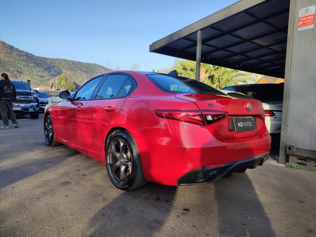 Alfa Romeo Giulia VELOCE 2.0 TURBO 280 HP 2022 Rojo