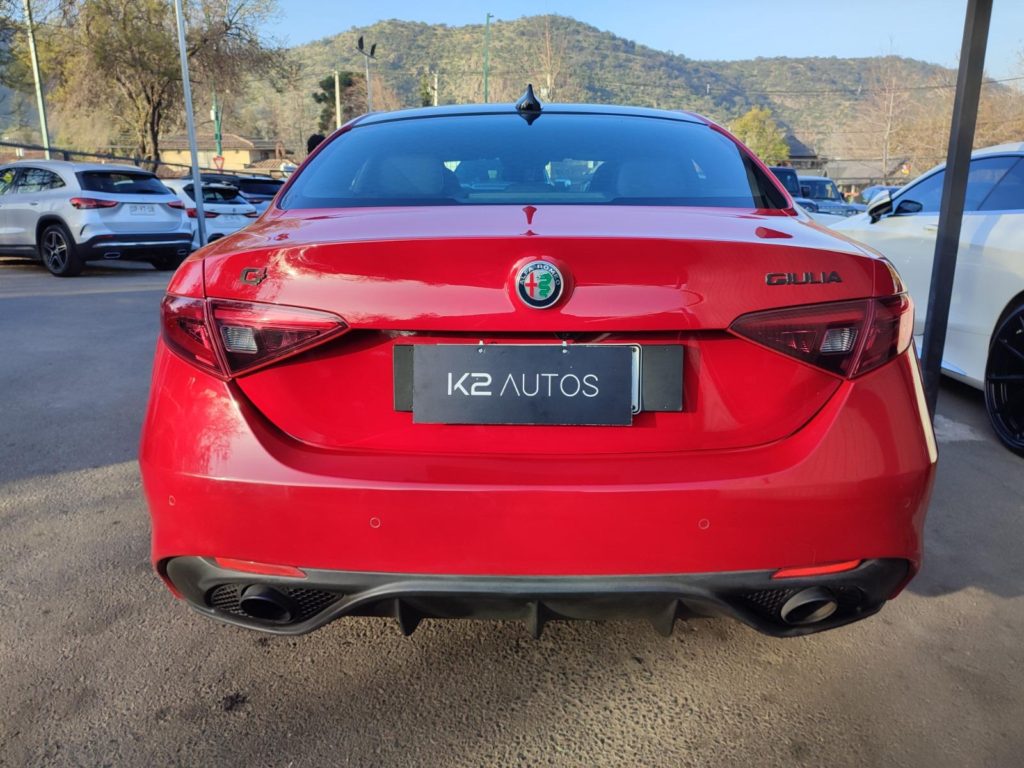 Alfa Romeo Giulia VELOCE 2.0 TURBO 280 HP 2022 Rojo