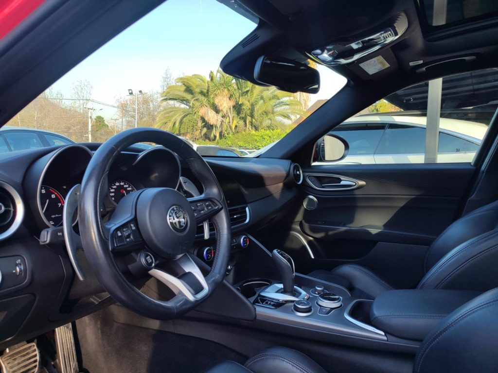 Alfa Romeo Giulia VELOCE 2.0 TURBO 280 HP 2022 Rojo